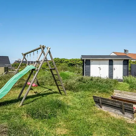 Spar To * Bjerregård